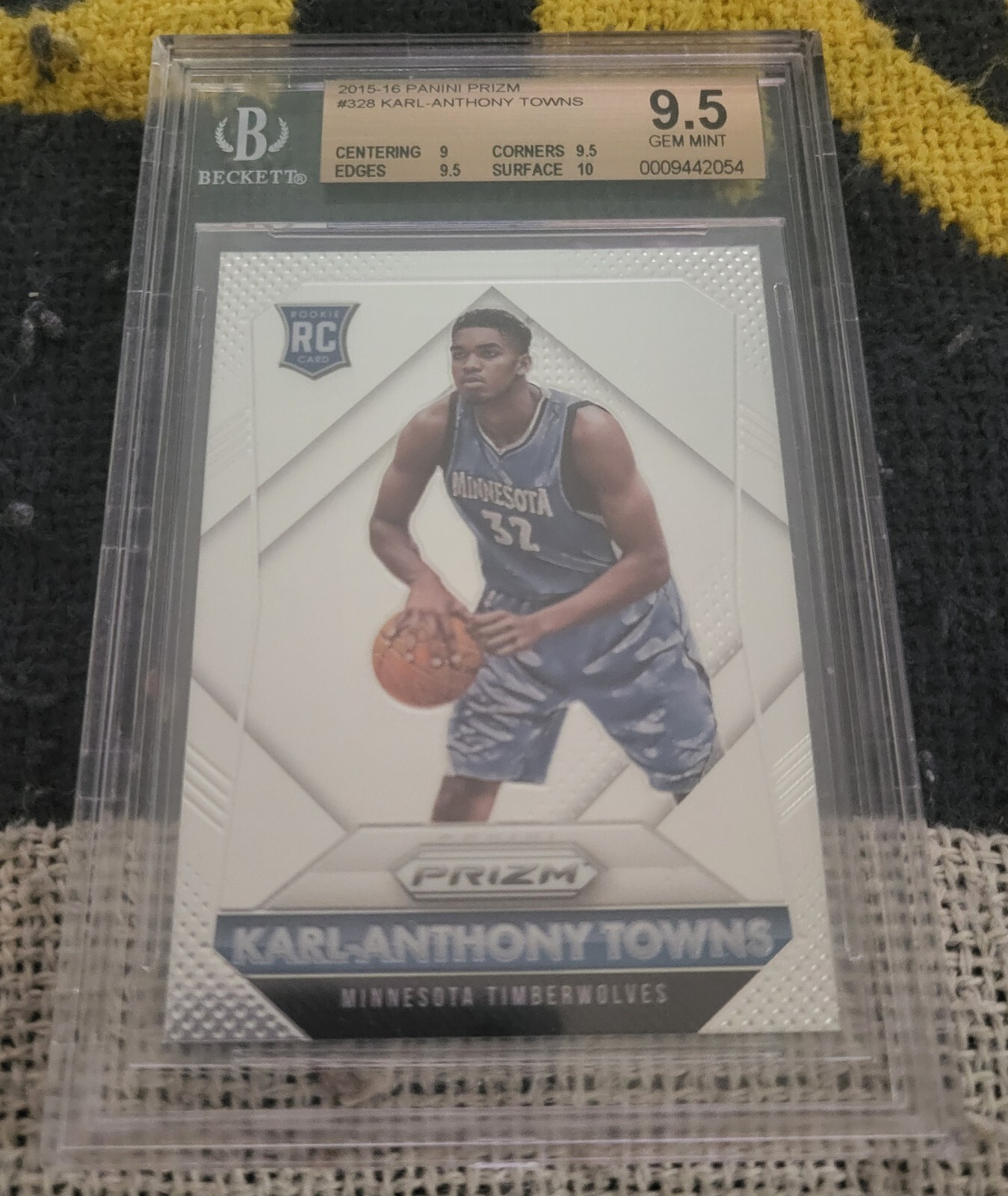 2015-16 Panini Prizm Karl-Anthony Towns RC BGS 9.5 Gem Mint #328 Rookie