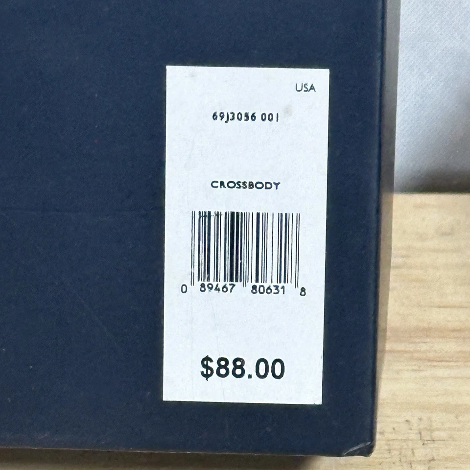 TOMMY HILFIGER BANDOLERA NEGRA Y TARJETERO CONJUNTO DE REGALO EN CAJA PRECIO DE VENTA SUGERIDO POR EL FABRICANTE 88,00 $ Foto 4 de 4