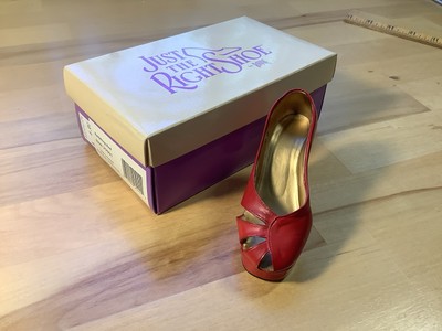Just The Right Shoe  Ravishing Red  High Heel 1998 Ravine Willitts w/box