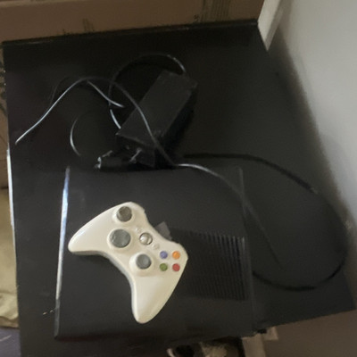 Microsoft Xbox 360 S Black Console Wi-Fi HDMI 1080p NTSC-U/C w/ Controller