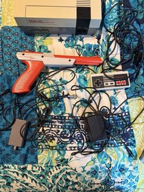 New Kirby&rsquo;s Adventure + Nintendo NES System With Super Mario Bros / Duck Hunt