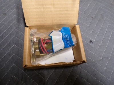 Johnson Controls V-9011-1 Three Way Solenoid Air Valve, 12 VDC, 2 Watts *NOS*