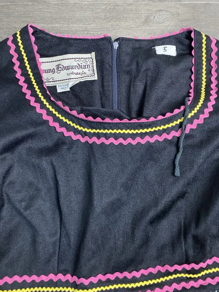 Vintage Young Edwardian Blk Velvet Mixed Patchwork Bohemian Dress By Arpeja Sz 5 - Image 4 of 4