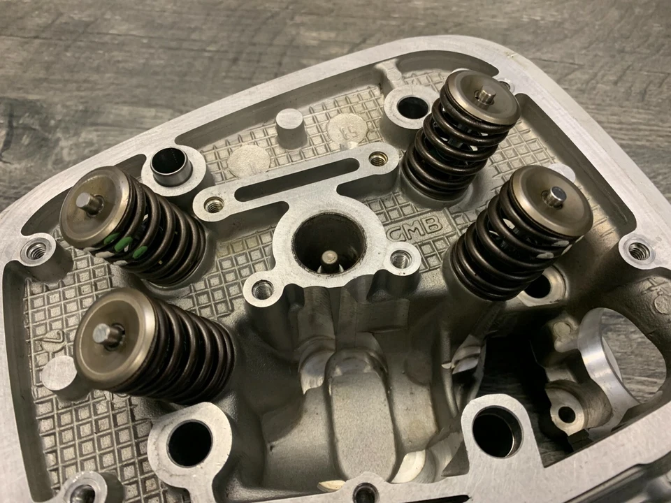 Culata izquierda BMW R1100S R1150GS R1150R OEM con válvulas - BUENA * Foto 2 de 4