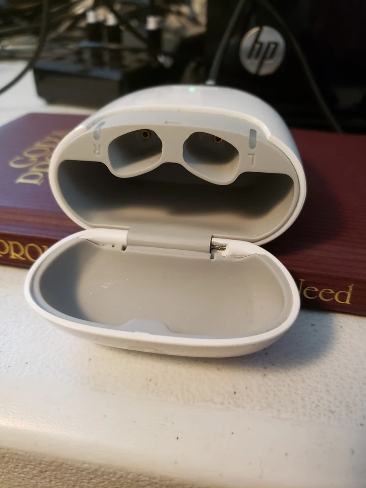 Signia Pure Portable Charger RIC with USB Charging Cable - Image 3 of 4