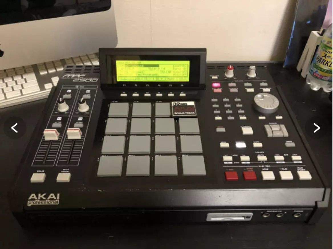 Akai MPC2500 Music Production Center Drum Machine Good Working Tested AC100V