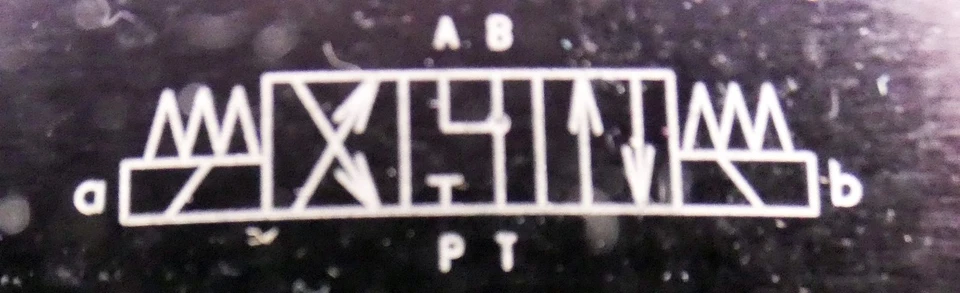 Sauer Danfoss 4/3Wegeventil Magnetventil DCV03-3Y11/02400E1/M 24V DIN43650-used- - Bild 3 von 4