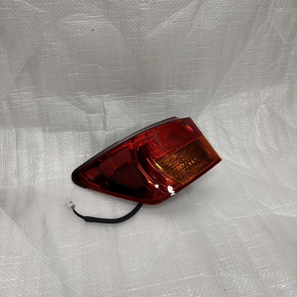 Conjunto de luz trasera izquierda lado conductor Lexus IS250 IS350 2006-2008 FABRICANTE DE EQUIPOS ORIGINALES Foto 2 de 4