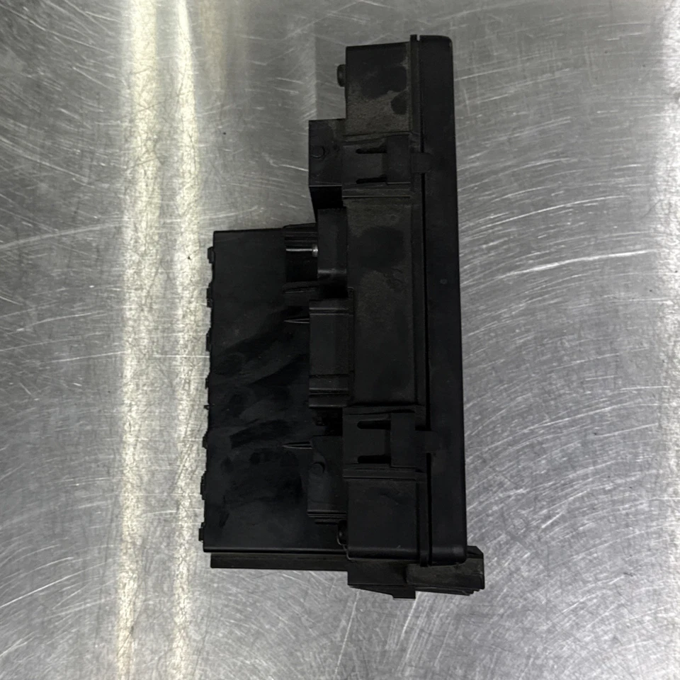 P04692333AB Jeep 2010 2011 2012 Patriot Compass calibre relé caja de fusibles OEM Foto 3 de 4