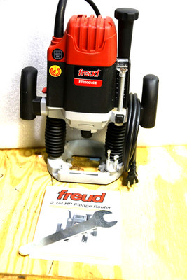 Freud Variable Speed 3-1/4 HP Plunge Router FT-2200VCE, Plus Manual & Wrench