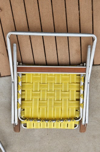 Set of 2 Vintage Webbing Aluminum Folding Lawn Chairs - Picture 8 of 10