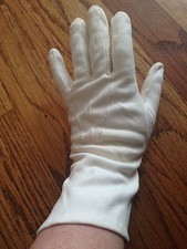 Women's Vintage Ivory Gloves Over Wrist Nylon Embroidery