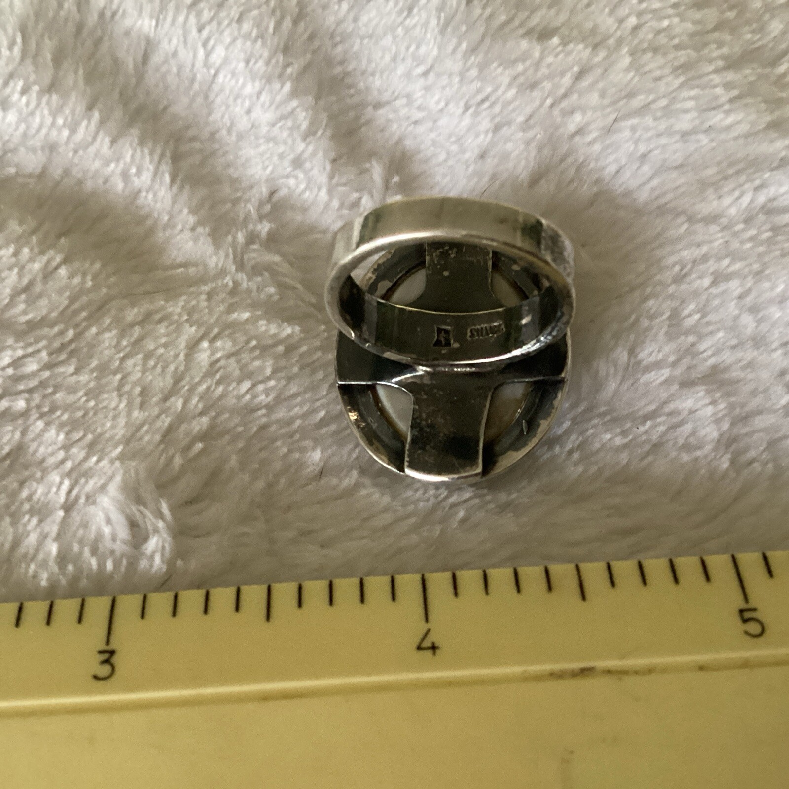 Green Gemstone Ring - Very Unique Pattern On Ston… - image 5