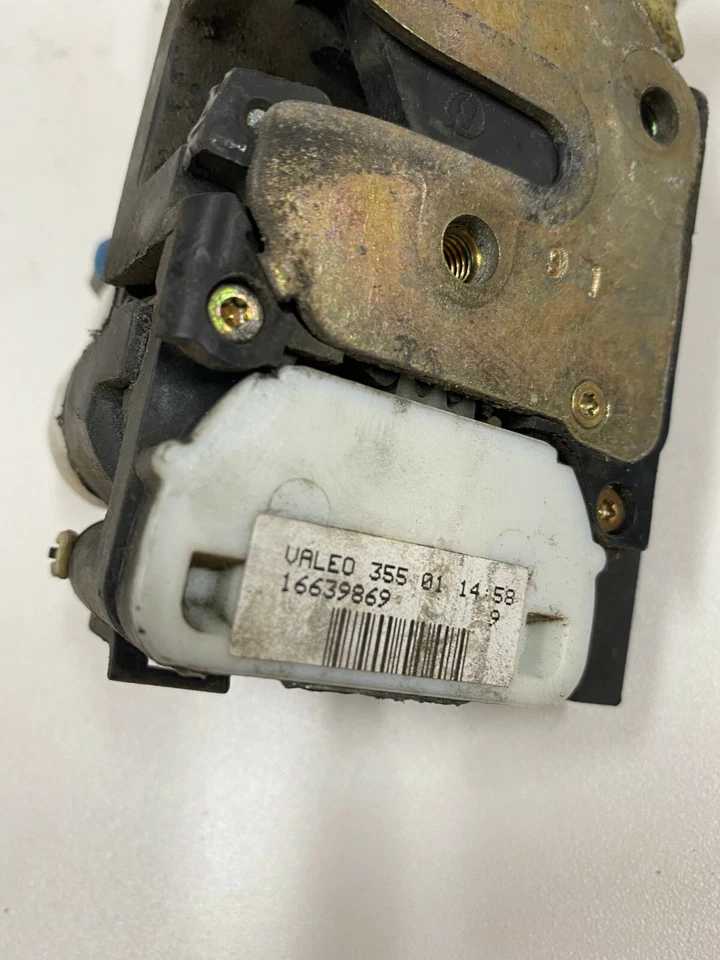 2002 Cadillac Escalade / 99-06 Chevy GMC левая задняя дверь замок привод #N30 - Изображение 4 из 4