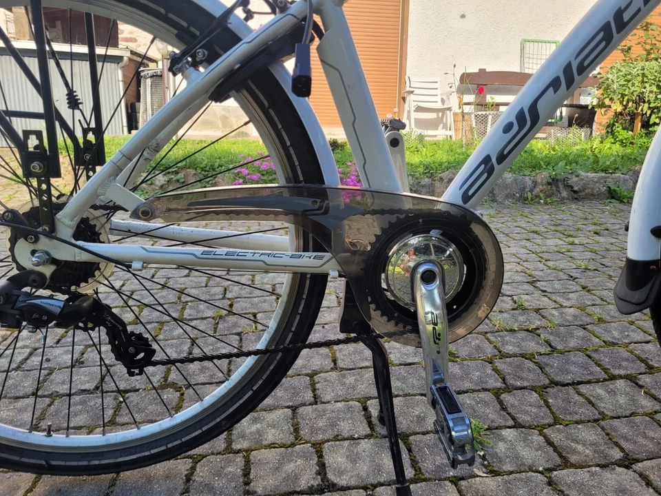 E-bike ADRIATICA: Ruote 28”, Batteria Nuova, Cambio Shimano di Alta Qualità - Immagine 2 di 4