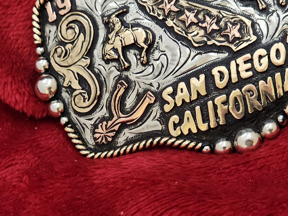 RODEO CHAMPION TROPHY BUCKLE PRO BRONC RIDING☆SAN DIEGO CALIFORNIA☆1986 ...