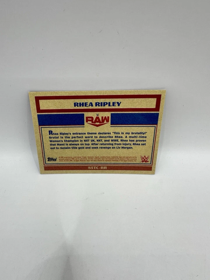 RHEA RIPLEY 2025 Topps Chrome WWE 1985 Red Refractor #85TC-RR 5/5 Foto 3 de 3