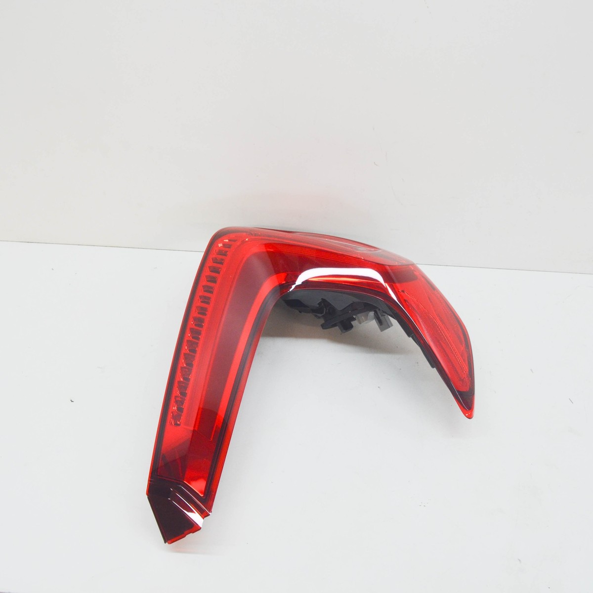 VOLVO XC40 Rear Left Taillight 31446790 NEW GENUINE | eBay