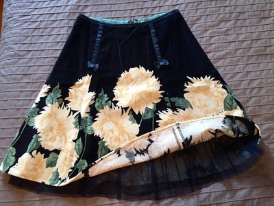 Best Price for Elevenses Black Velvet Aline skirt w Floral Print Size 6