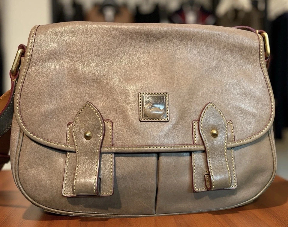 Bolso Mensajero Dooney Bourke Elefante Gris Taupe Florentino Cuero Sillín Foto 3 de 4