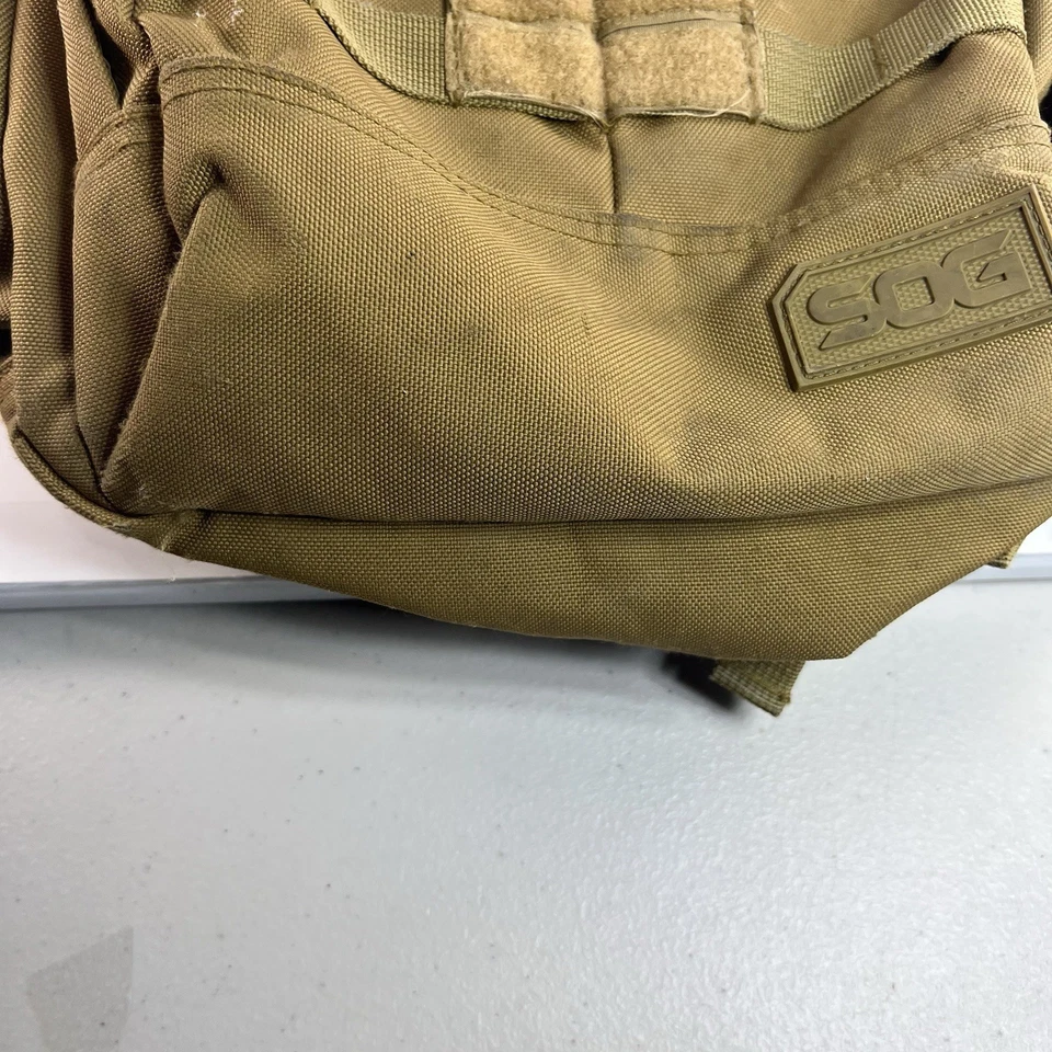 Mochila Tática SOG TOC 20L – Marrom Coiote MOLLE – Usada - Imagem 3 de 4