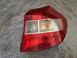BMW 116 I  E87  021864  Rücklicht 6924502-08 Rechts Rückleuchte
