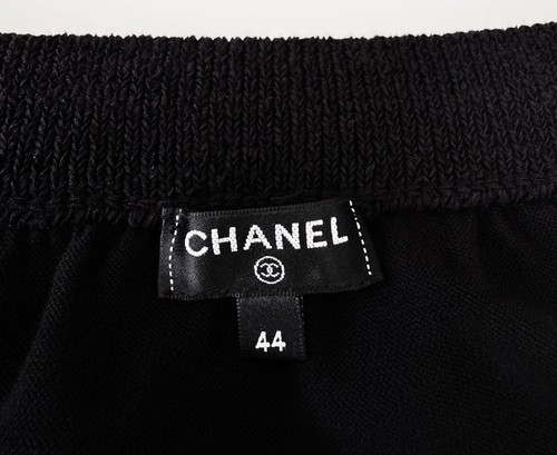 CHANEL 20P BLACK CROCHET KNIT CAMELLIA CC BUTTONS MIDI SKIRT 44 - Picture 4 of 15