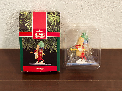1990 HOT DOGGER DOG SKIING HALLMARK CHRISTMAS ORNAMENT MIB