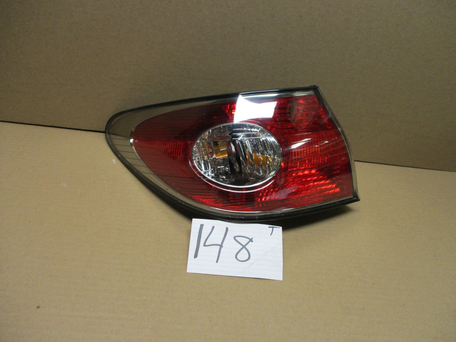 2002 2003 Lexus ES 330 DRIVER Side Used Tail Light #148-T