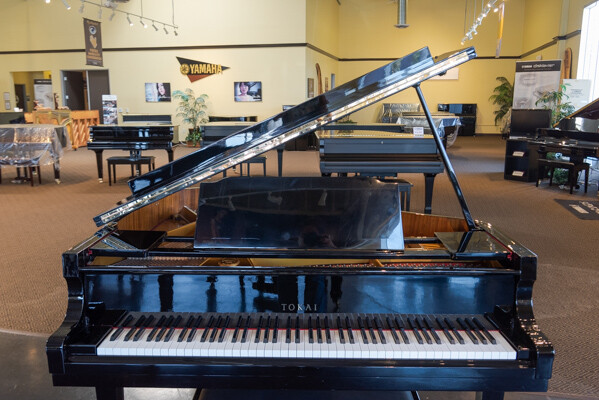 tokai baby grand piano