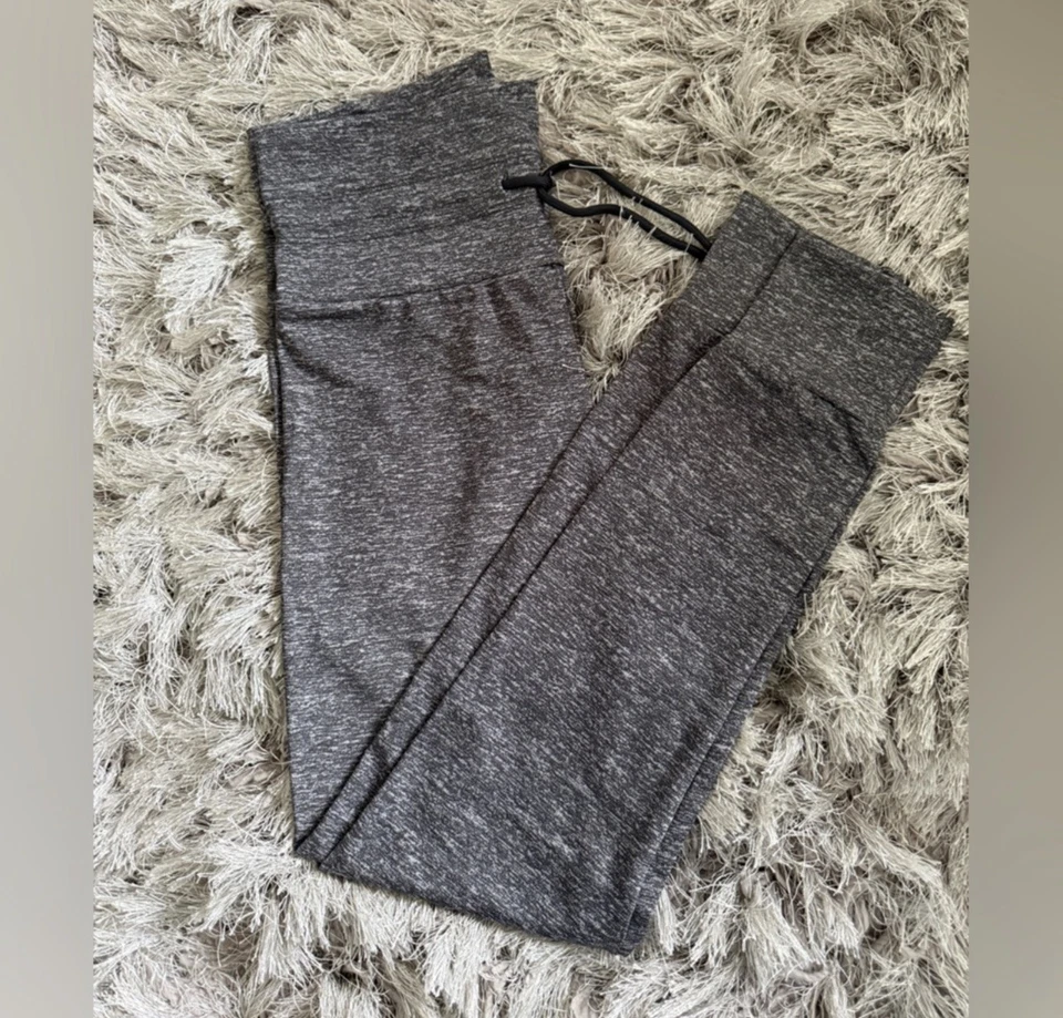 Leggings No Boundaries para mujer de tiro alto hasta el tobillo con corbata delantera. Paquete de 2 Foto 4 de 4