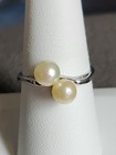 Vintage 925 Sterling Silver Bypass Ring Adorned with 2 Cultured Pearls. Size 7.5 — photo 1