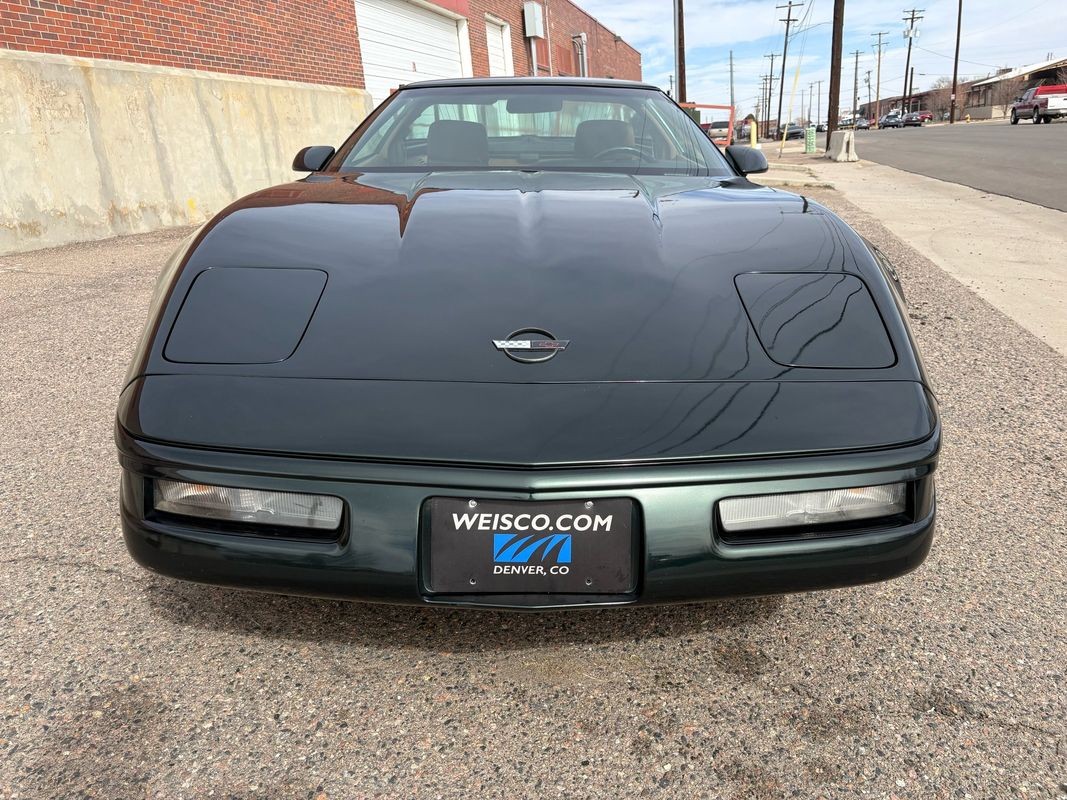 1991 Green Chevrolet Corvette   | C4 Corvette Photo 7
