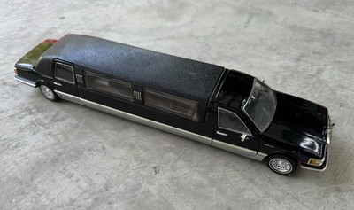 Ford Lincoln Limousine 1:24 Superior Black Model Diecast Doors & Trunk Open