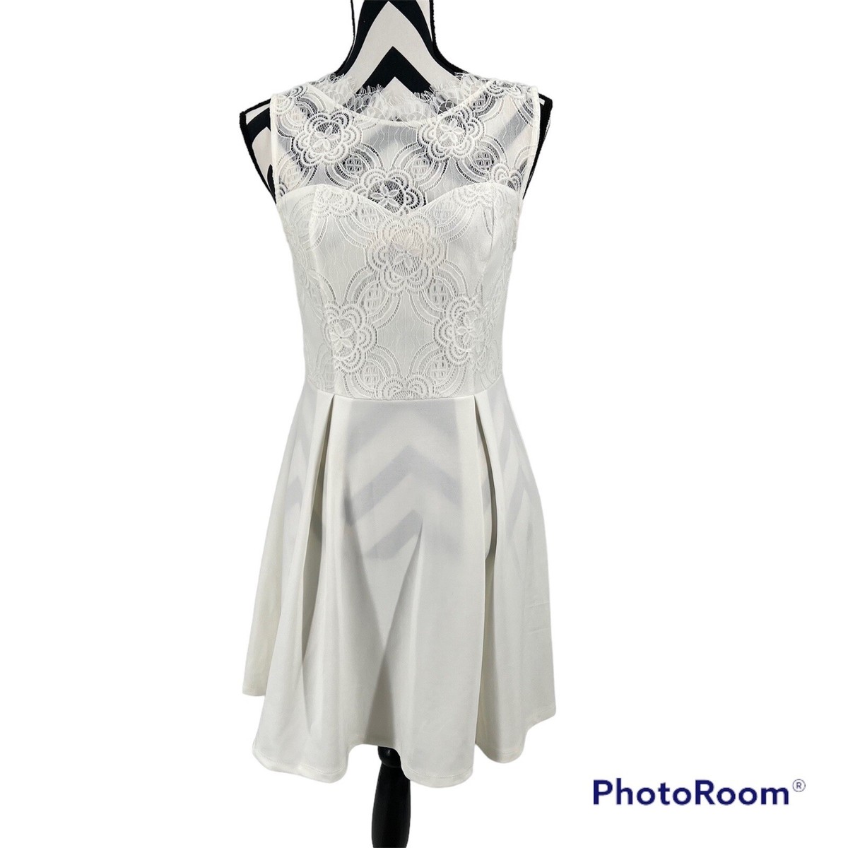 Francesca's White Lace Skater Dress Size M NWT