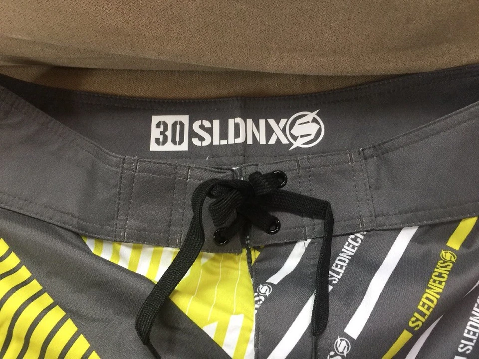 New Men’s Slednecks Board Shorts Size 30 Yellow - Imagem 3 de 4
