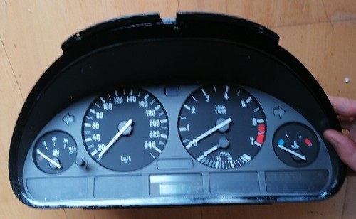 BMW E39 Tacho 87001313 VDO Kombiinstrument  62118375900 Tachometer 110008735/045