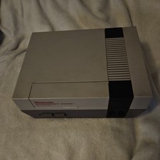 Nintendo NES Console PAL - Untested  NESE 001 - 1985
