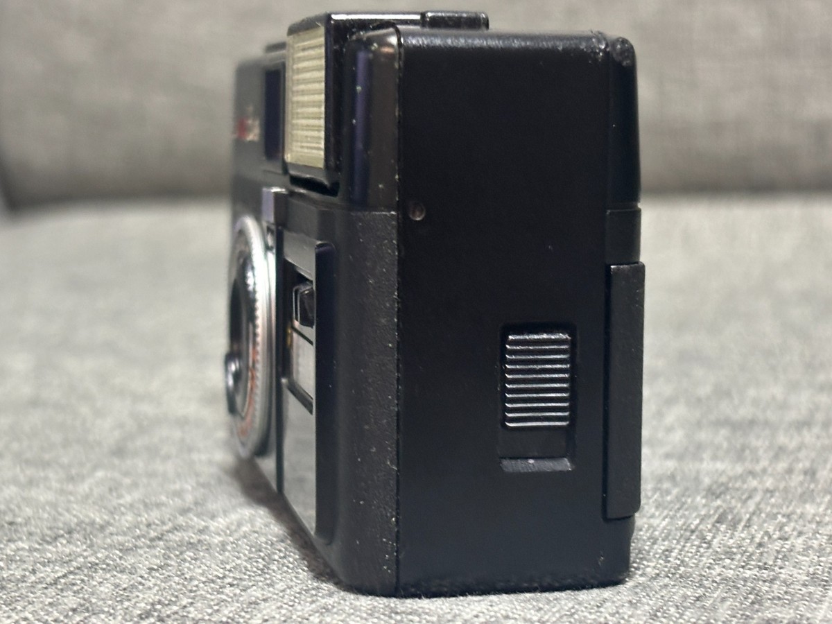 AS IS] Pocket Fujica 450 Auto Flash Point & Shoot Camera from