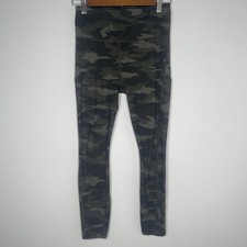 Athleta Ultimate 7/8 Tight Athletic Leggings Woman  s size XS camouflage green