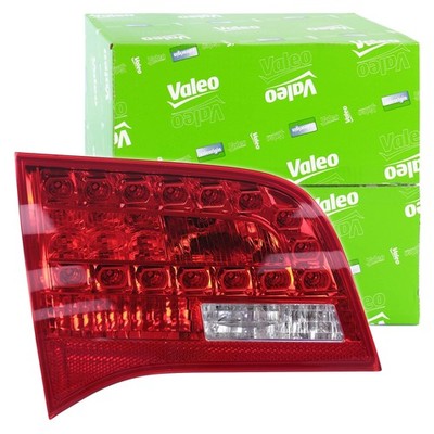 Valeo 043331 Driver Side Boot/LED OE Tail Light Assembly