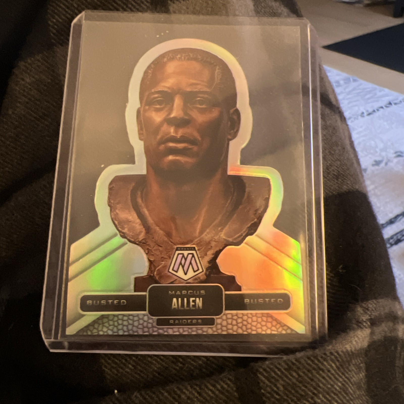 2022 Panini Mosaic Busted Prizm Case Hit Marcus Allen #B-17 HOF Raiders