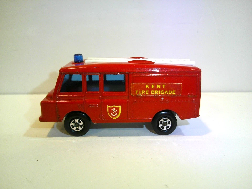 Matchbox 59 Land Rover Fire Truck - Lesney Transitional Superfast - Image 2 of 4