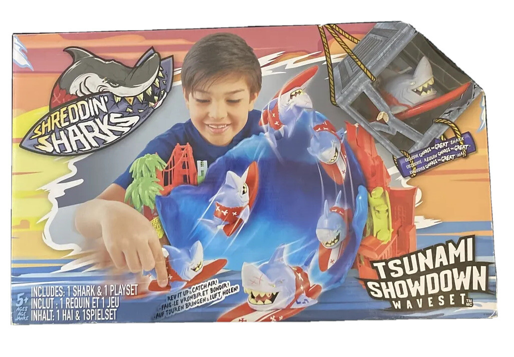 Shreddin' Sharks Tsunami Showdown Playset for Collectible Stunt