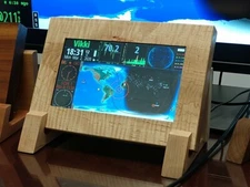 COMBO w Stand, 9” LCD Touchscreen HFClock, TIGER MAPLE Frame, Internet HamClock