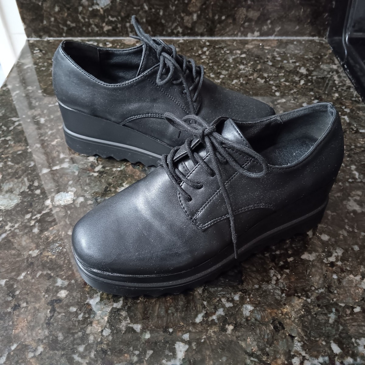 Slip Resistant Leather Work Shoes for Women Waterproof Casual Shoes Lace-up 