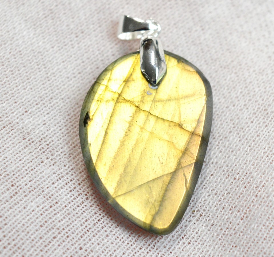 Pendentif En Labradorite Naturelle De 44 Carats - Cabochon De Madagascar - Réf. EO91 - Neuf