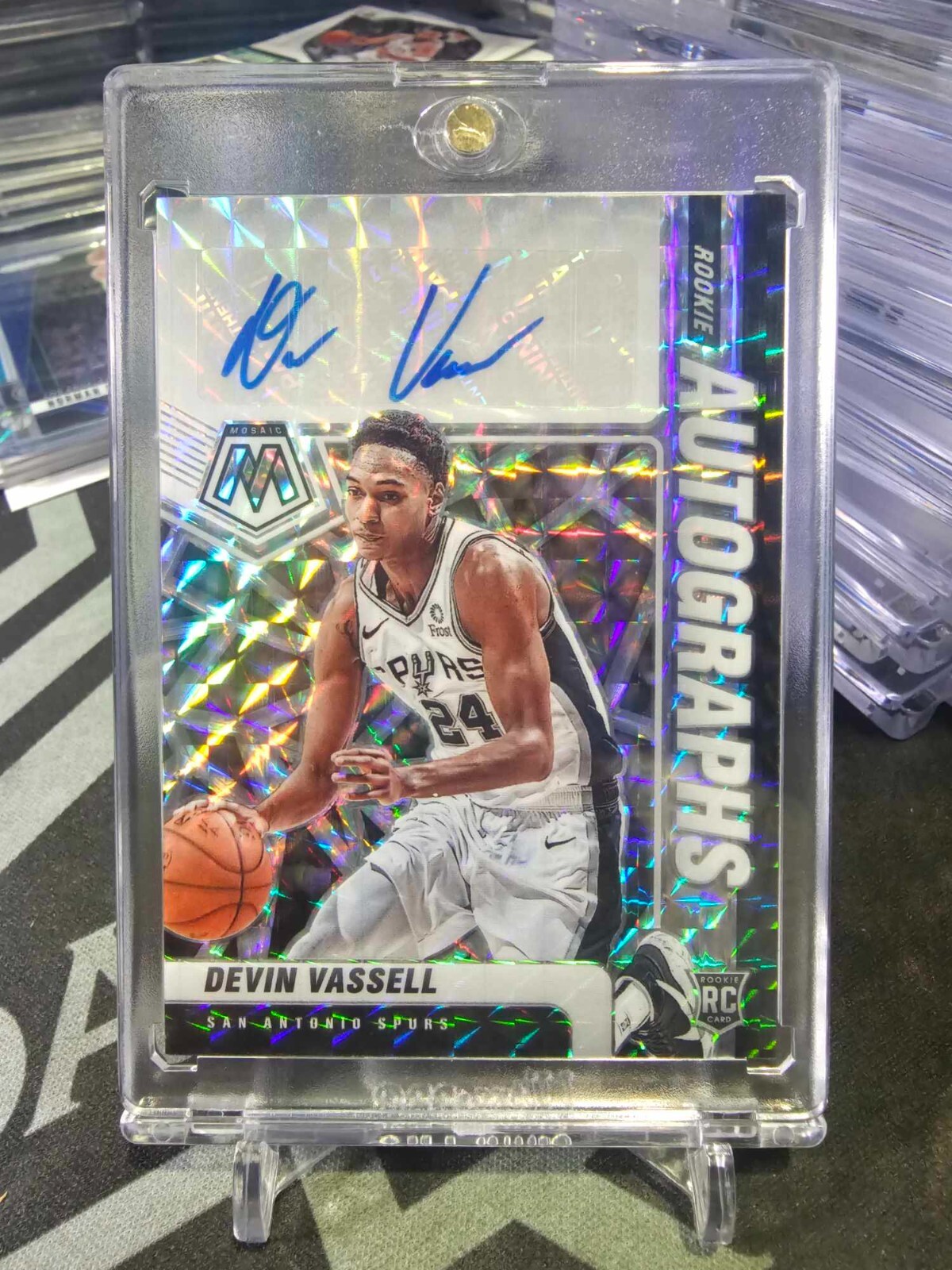 2020-21 Panini Mosaic Devin Vassell Rookie Autographs RA-DVA Silver!