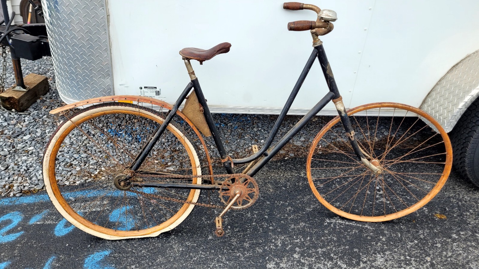 ANTIQUE MEAD CYCLE CO. BICYCLE LADIES AMAZON SENTINEL WOOD FENDER RIM