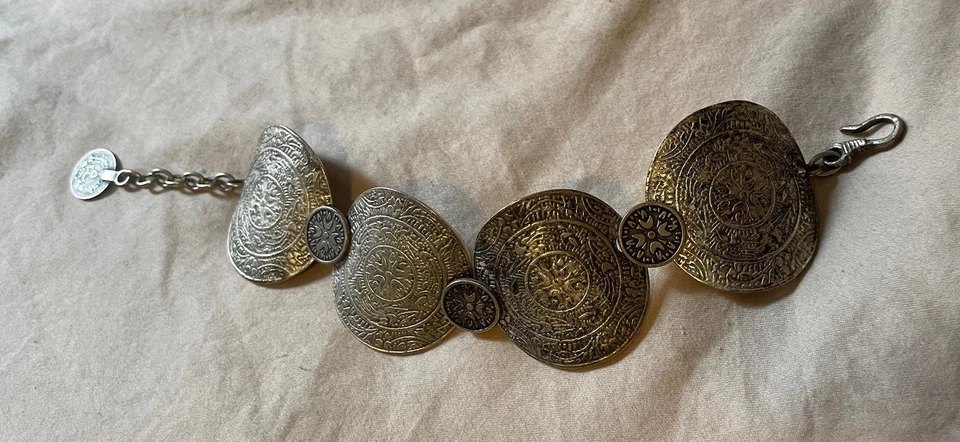 Pulsera hecha a mano con forma de peltre ajustable Foto 4 de 4